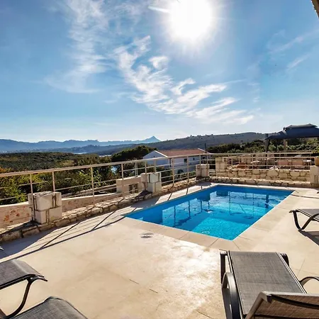 Vagioni Seaside Villa *